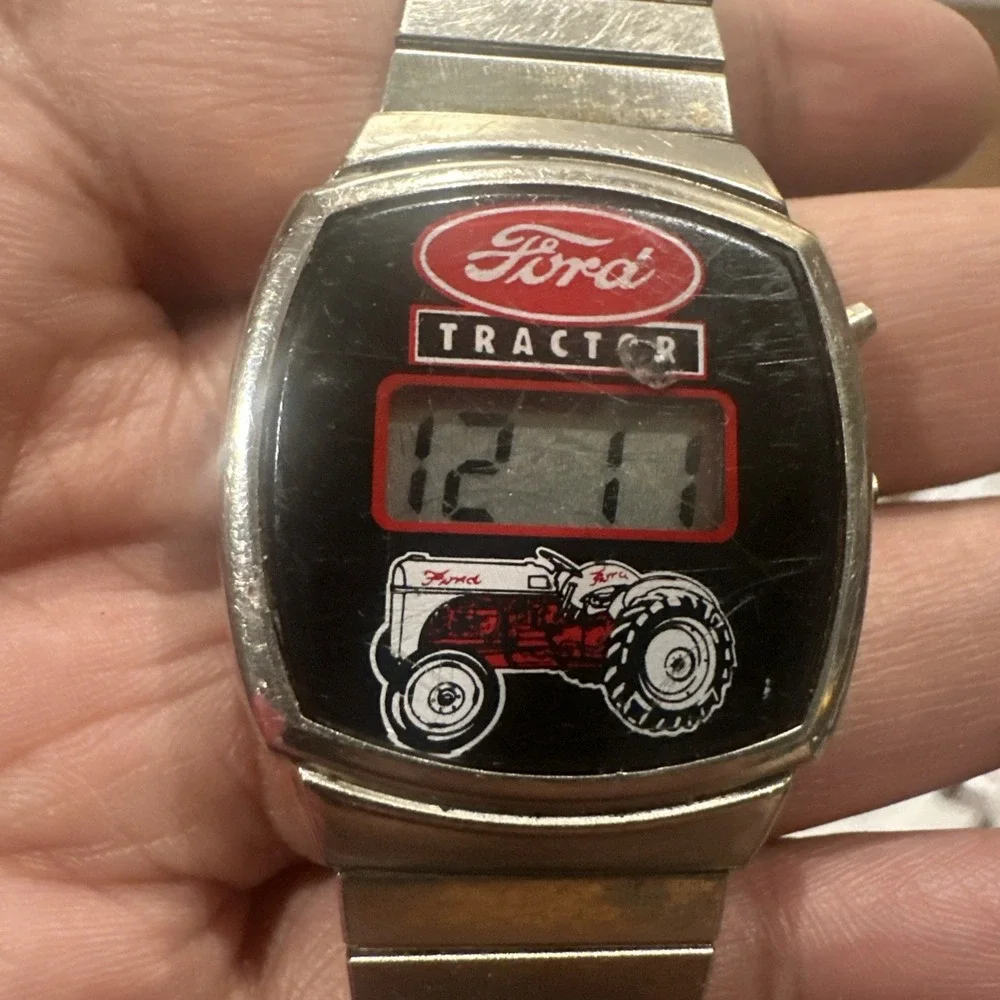 Working 1970s Ford Tractor Digital Watch Vintage Retro Farm Collectible 33mm 8